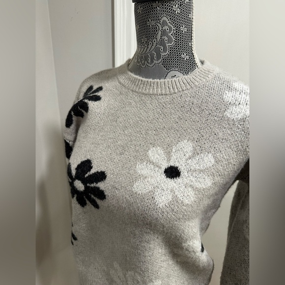 Women’s grey Truth by republic Severine style Crew Neck Sweater Black/White. SP - Picture 11 of 12